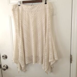 New directions cream lace fully lined pull on shark bite skirt
